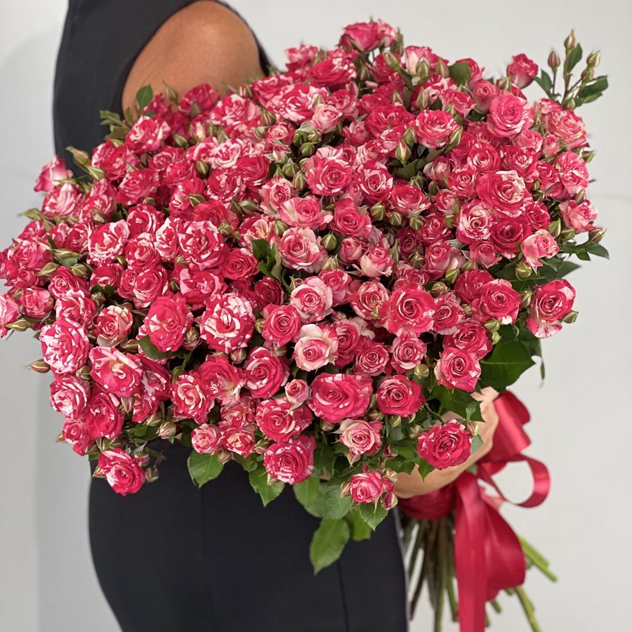 25 кустовых роз Фаерворкс 70 см