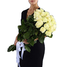 25 белых роз "Мондиаль" 80 см