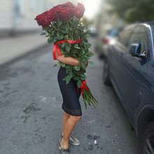 25 красных роз 110 см