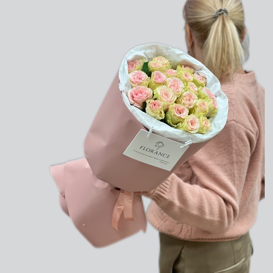 25 роз розовых Top Gear Candy