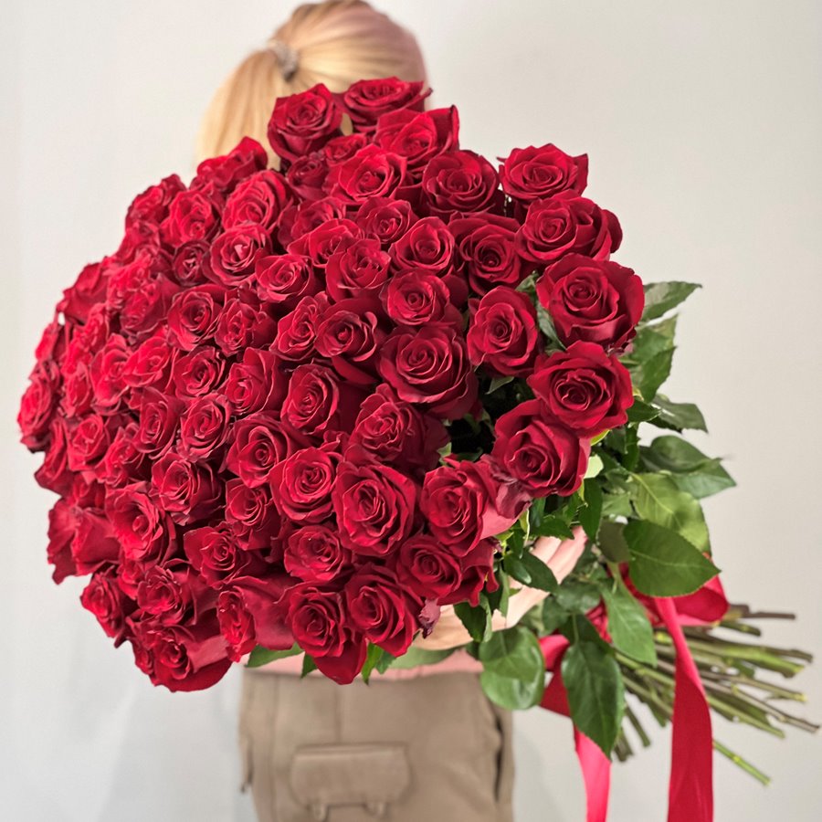 Букет  75 роз  80 см