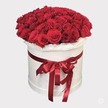 51 роза  в шляпной коробке