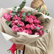 Пионовидная роза Giselle с эвкалиптом