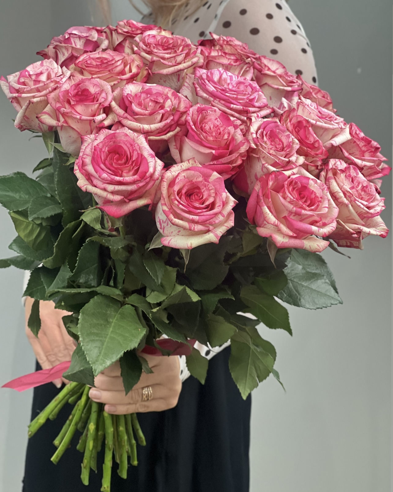 25 роз Мэджик Тайм 60 см Эквадор - роскошный букет