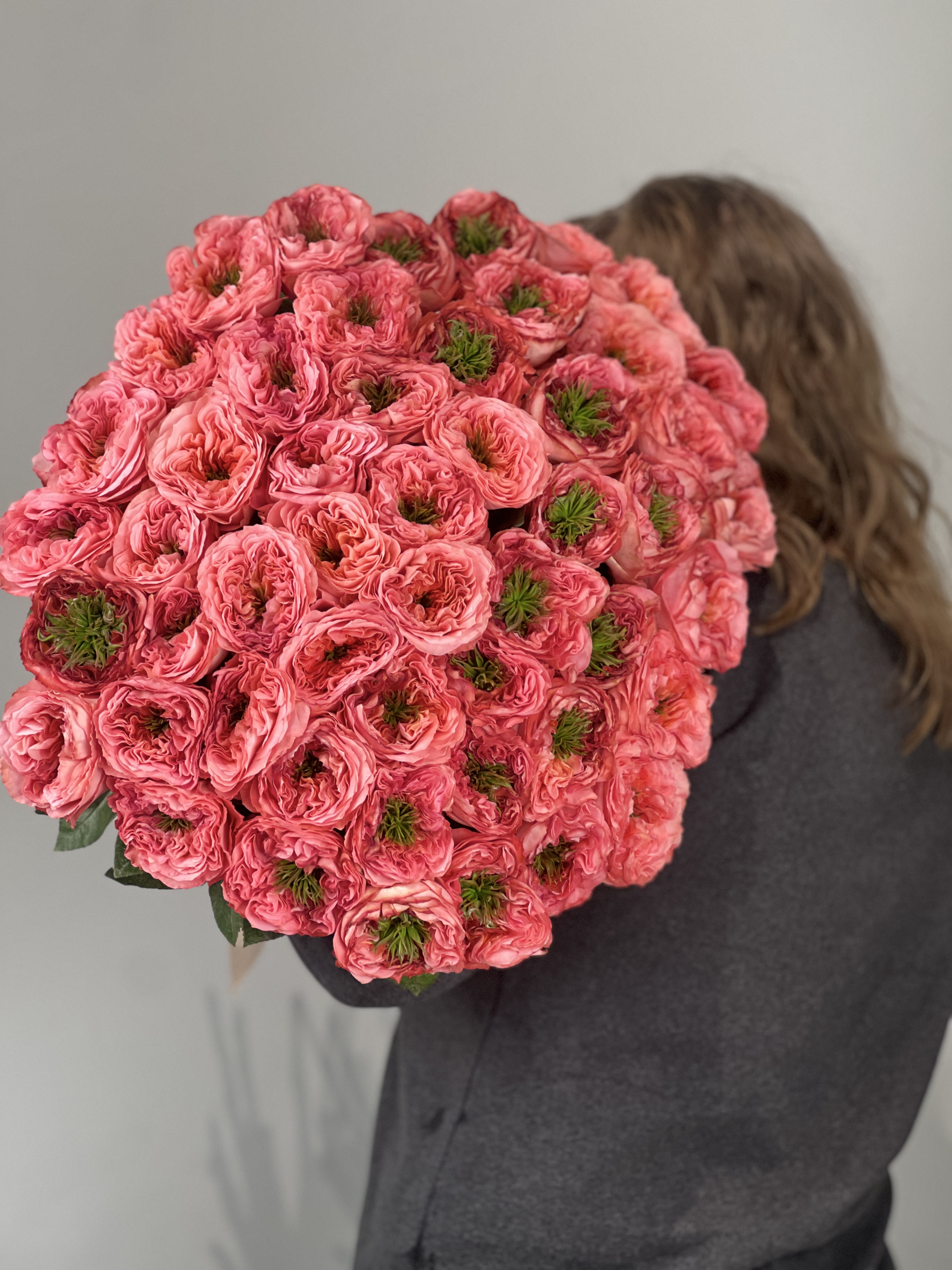 49 пионовидных роз Мандарин Экспрешен - роскошный оранжевый букет