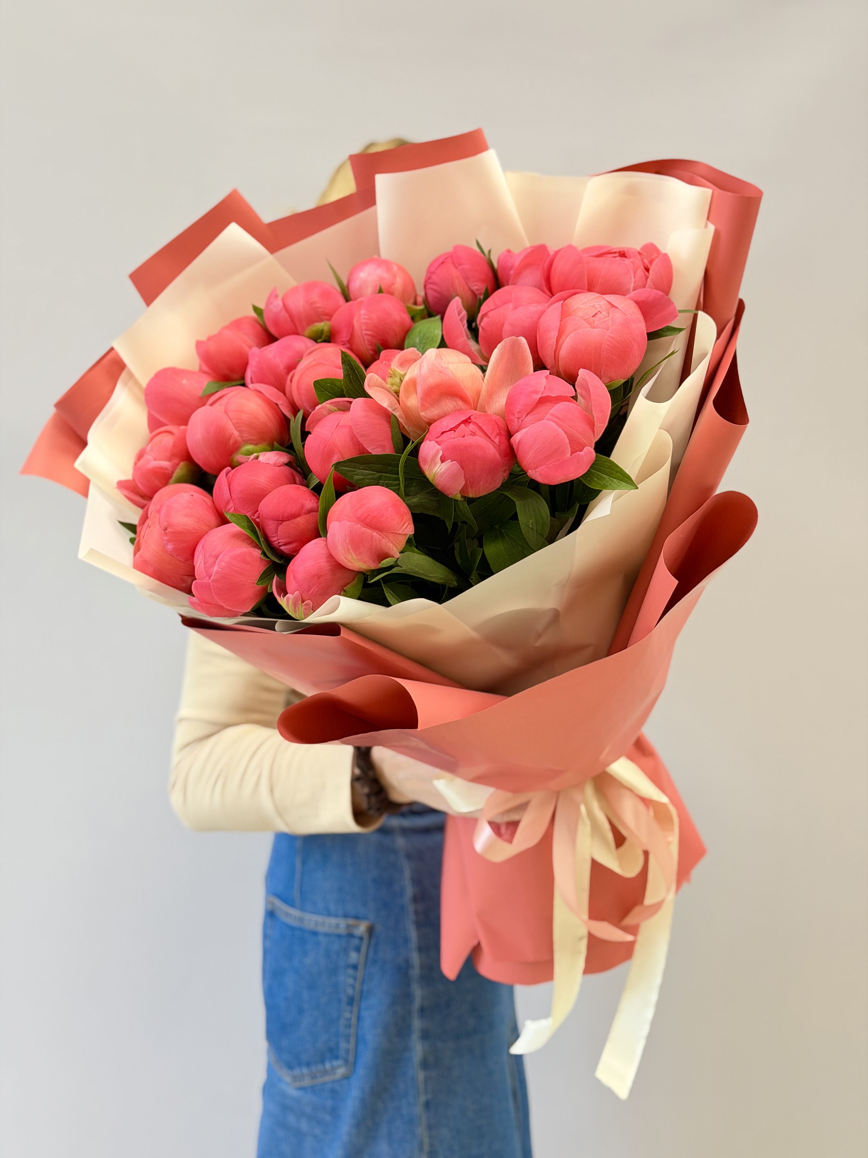 29 пионов Coral Charm