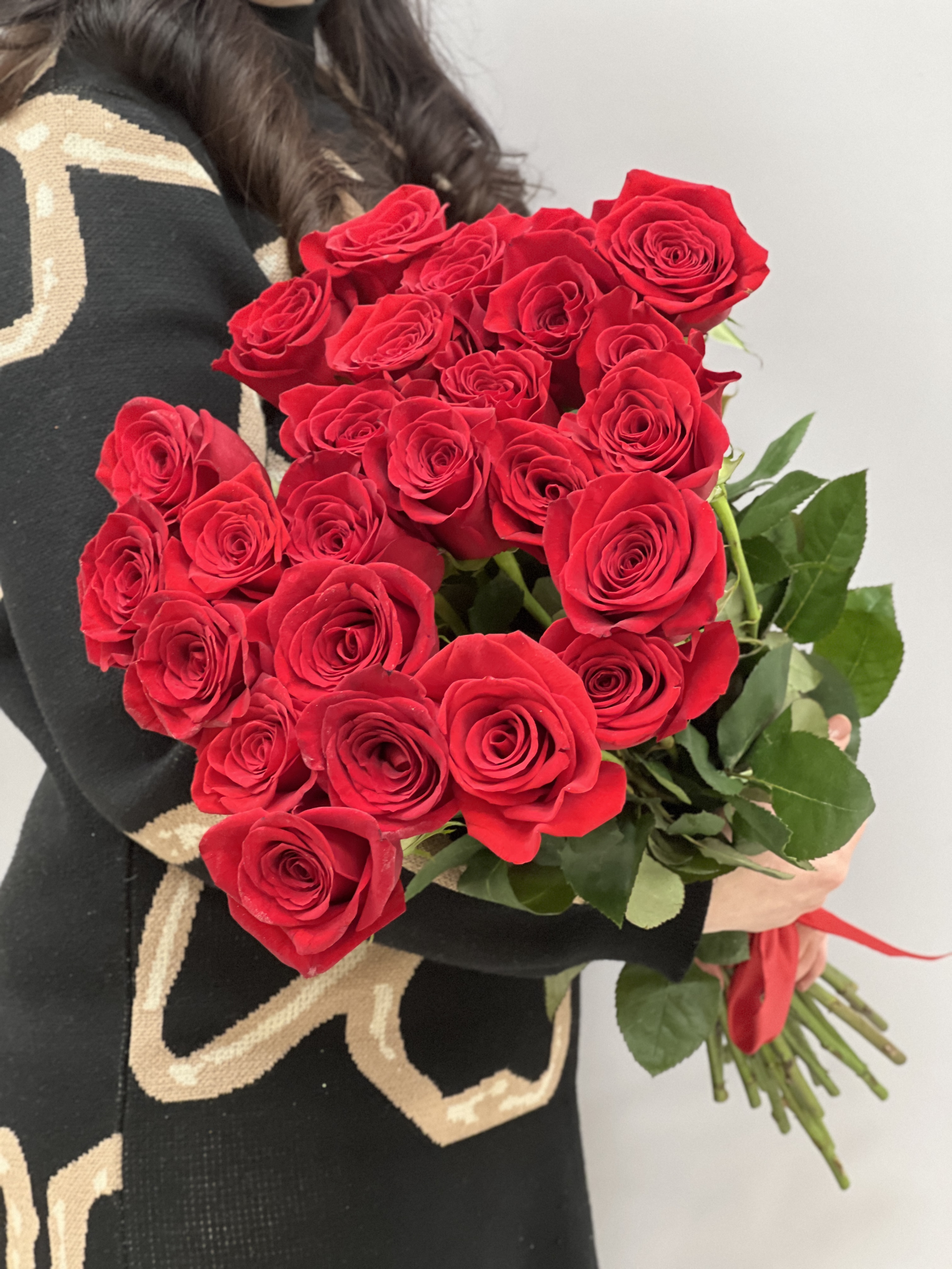 Букет в прозрачной пленке с лентой