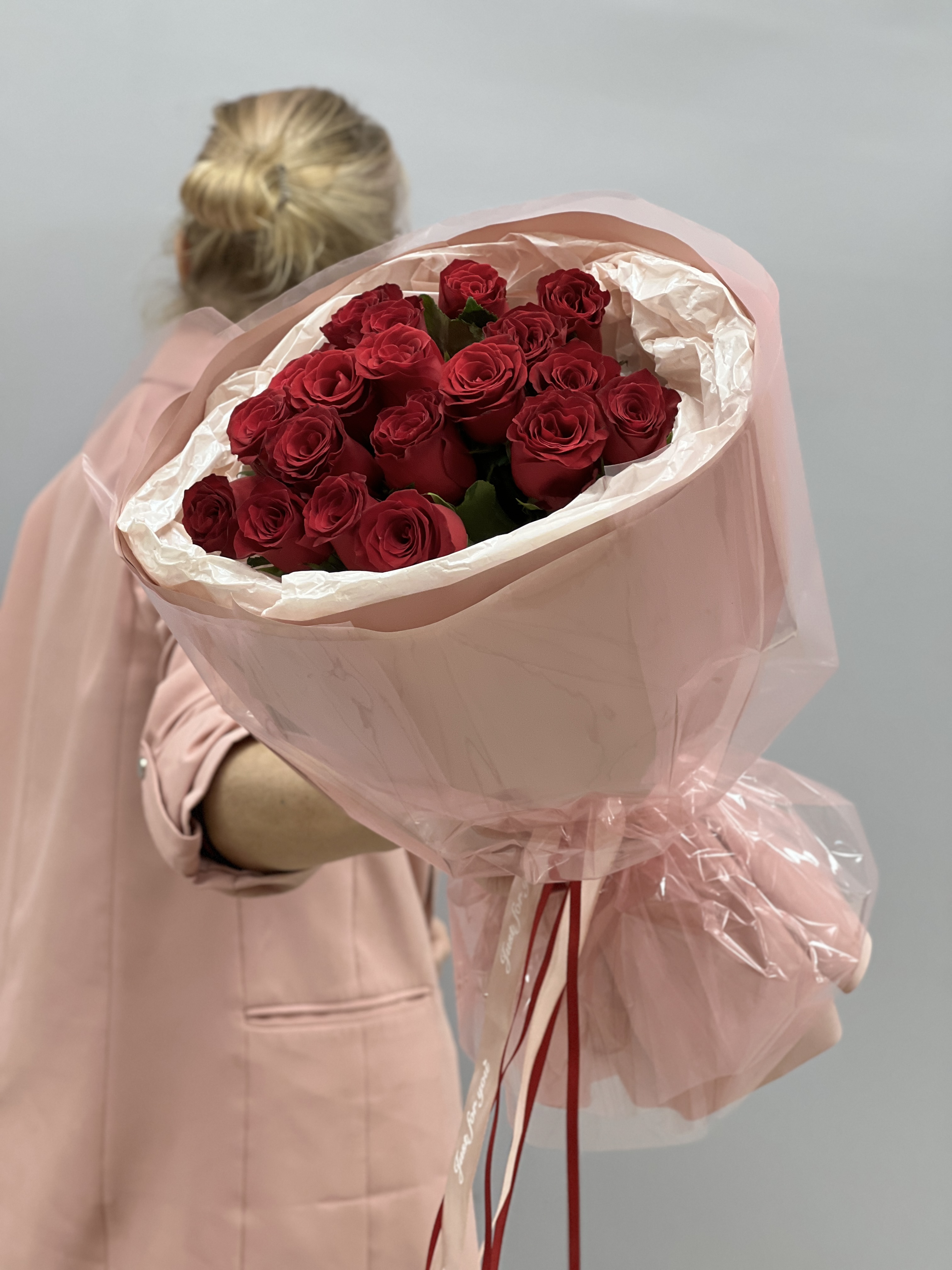 Сравнение розы Родос с обычной розой