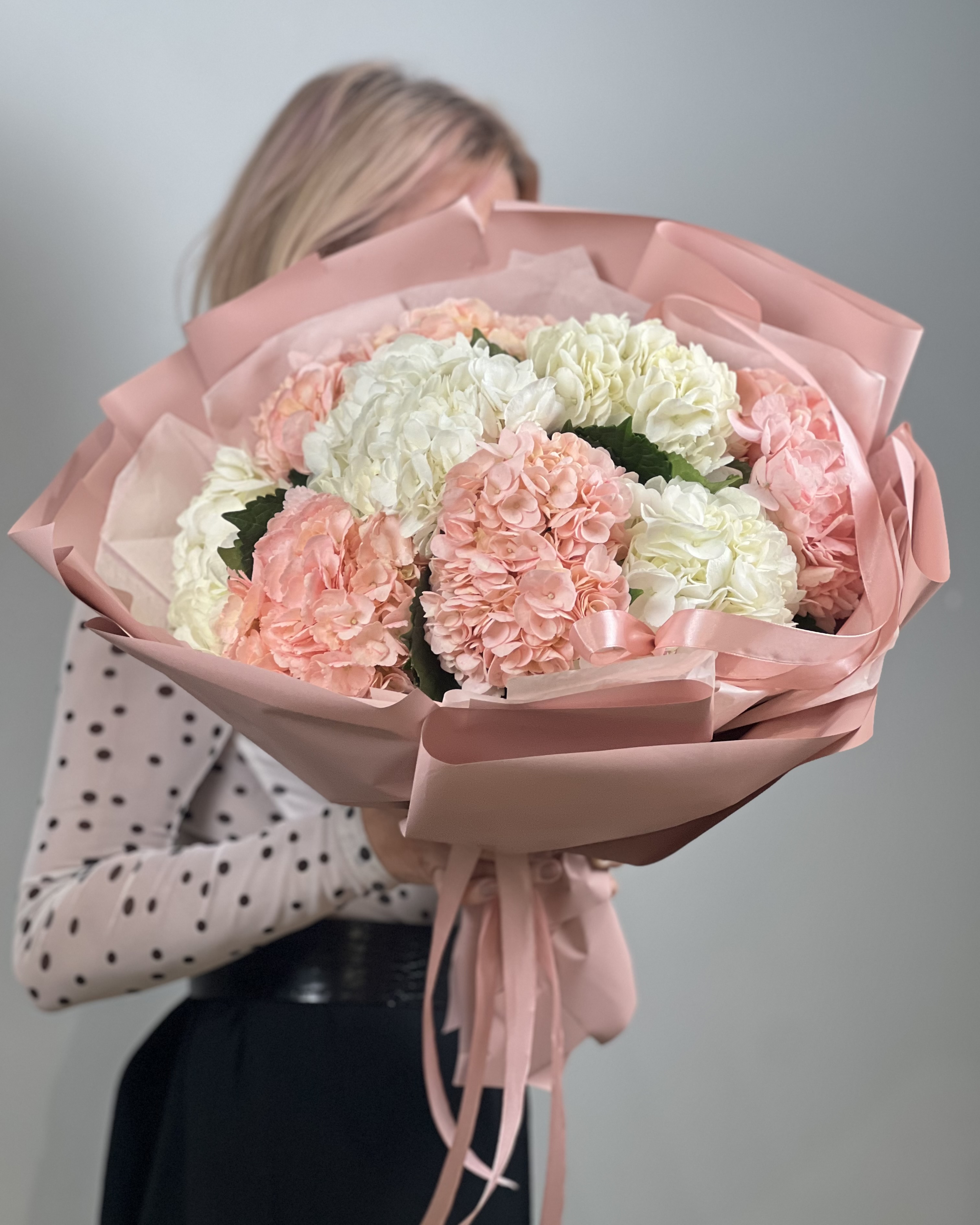 Букет из 9 гортензий