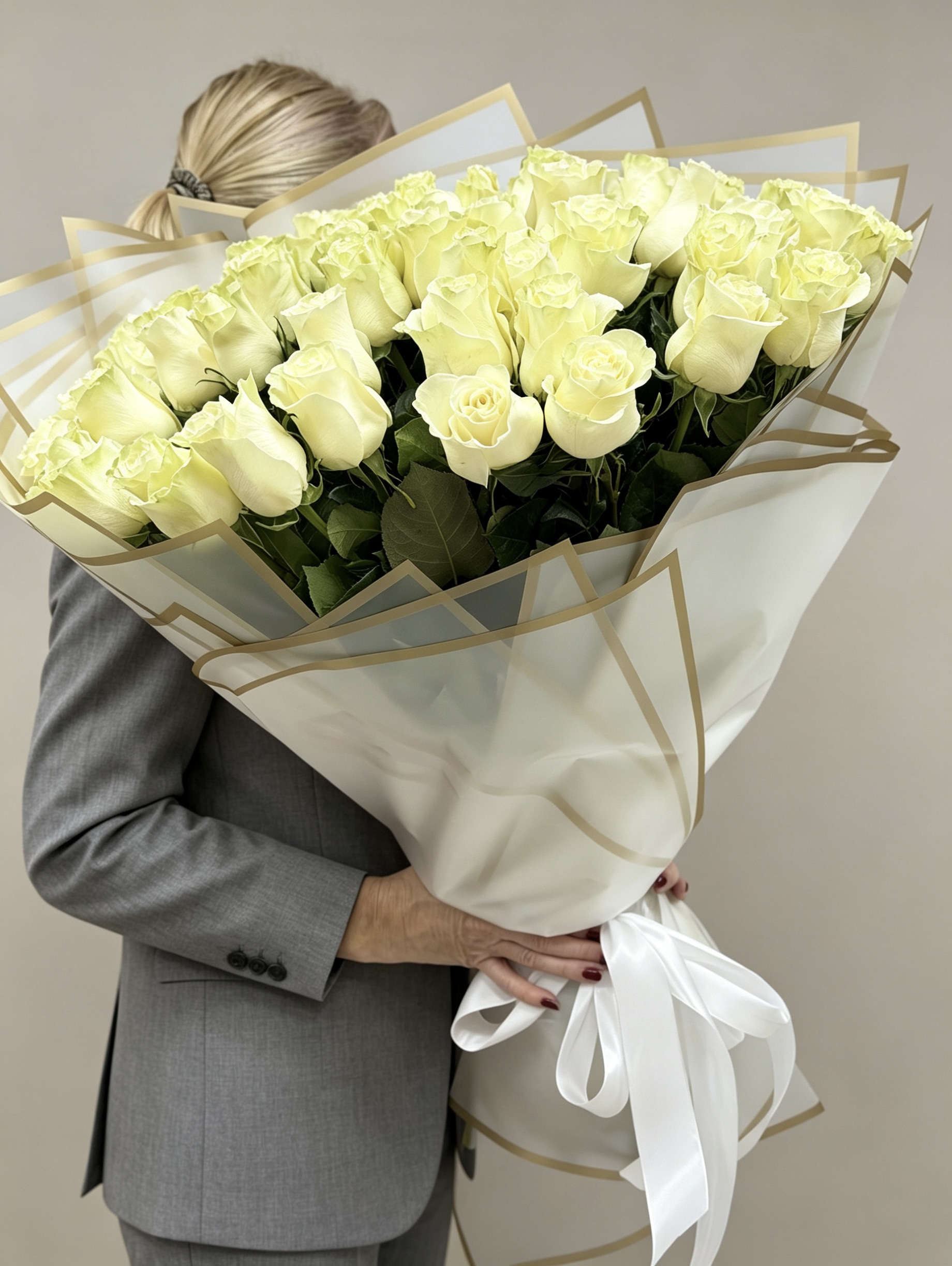 Крупный план бутона розы Мондиаль